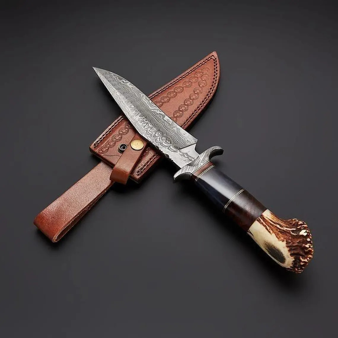 Handmade Damascus Hunting Camping Knife Forged Damascus Knives Stag Bull Horn Handle Beautiful Art Best Gift For Him