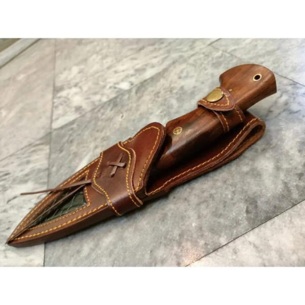 Handmade Damascus bowie knife with sheath Fixed blade hunting knife for Survival Ergonomic Walnut wood handle handmade - Image 4