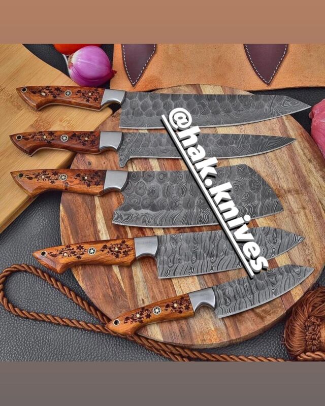 HAK CHEF'S KNIVES / Custom Style AESH WOOD WITH SPECIAL BURL/ SET OF 5 PIECES — Stain less Steel Damascus — Handel Material: Aesh Wood With Brown Handel flavours — Hand Forged Includes: — (1) 25" Knife — (1) 23” Knife — (1) 20" Knife _. (1) 17” knife _ (1) 15” Knife — Leather Sheath __ Free Shipping 🌎 #knife #knifelife #knifestagram #knifemaking #knifemaker#knifefanatics#edcknife #customknife #knifeparty #knifenuts #knifeart #knifefanatic #knifeaddiction #pocketknife #knifeobsession #chefknife #damascus #knives #swordartonline #axe #leathersheath #usa🇺🇸 #canada🇨🇦 #europe🇪🇺#spain🇪🇸#londonlife #turkey🇹🇷 #france🇫🇷#germany🇩🇪#unitedkingdom🇬🇧